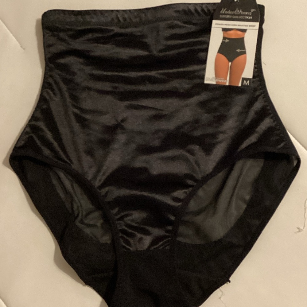 NWT‎ Under Where Luxury Collection Size M Black High-Waisted Shapewear